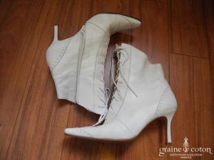 Sylvie Rost - Bottines en cuir blanc, lacées