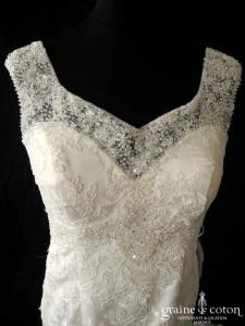 Création - Robe sirène en tulle rebrodé dentelle ivoire