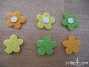 Lot de 22 mini fleurs colorées en feutrine