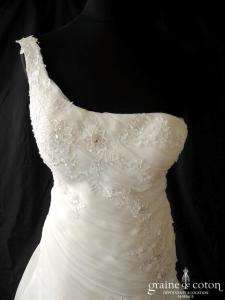 Elianna Moore - Chanelle