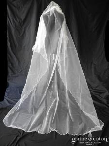 Elianna Moore - Voile long de 3 mètres en tulle ivoire parsemé de strass