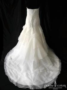 Pronovias - Parabola