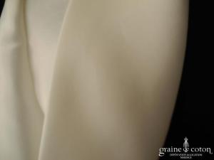 San Patrick pour Pronovias - Boléro en mikado ivoire et manches mi longues