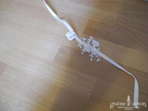 Bracelet en satin ivoire et dentelle