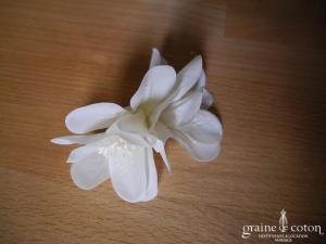 Pince à cheveux fleur pailletée