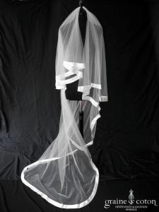 Cymbeline - Voile Aurora long de 3 mètres en tulle ivoire bordé d'un large bais de satin