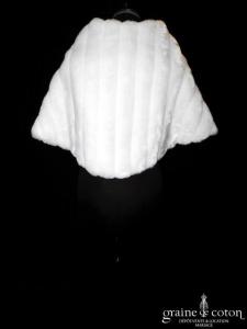 Étole / cape en fausse fourrure ivoire