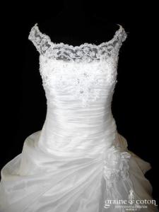 Cosmobella - Robe en organza drapé et dentelle ivoire