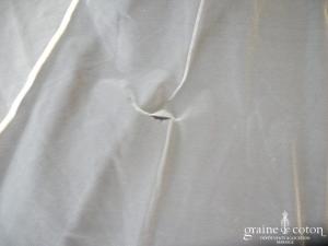 Voile long de 3 mètres en tulle ivoire bordé d'un biais de satin