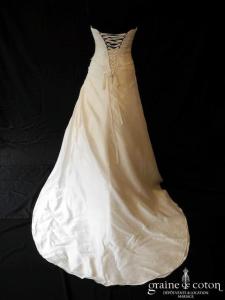 Mariées de Paris pour Cymbeline - Robe en soie sauvage drapée ivoire