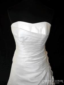 Mariées de Paris pour Cymbeline - Robe en soie sauvage drapée ivoire