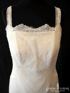 Yolan Cris - Création fendue devant en tulle de soie et dentelle ivoire