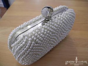 Minodière / pochette ivoire perlée
