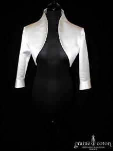 Boléro en satin ivoire, manches 3/4