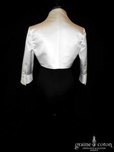 Boléro en satin ivoire, manches 3/4