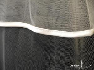 Pronovias - Voile mi long en tulle ivoire clair bordé d'un biais de satin