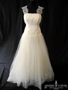 Création - Robe en tulle et dentelle ivoire clair