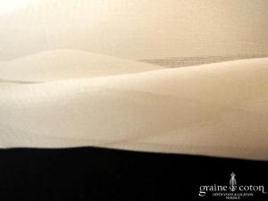 Création - Étole en mousseline de soie ivoire fluide