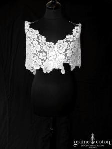 Étole façon châle en dentelle ivoire