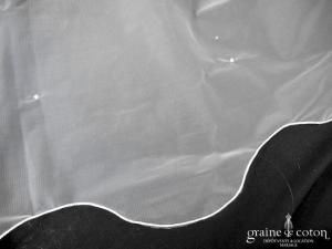 Pronovias - Voile long de 3 mètres en tulle ivoire clair parsemé de cristaux Swarovski