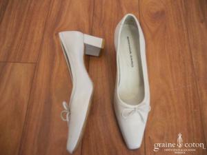 Brenda Zaro - Ballerines crème à bout pointus et petit talon