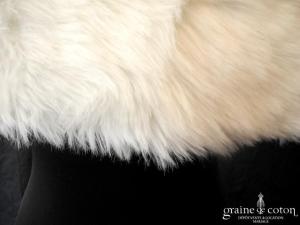 Étole en fausse fourrure ivoire