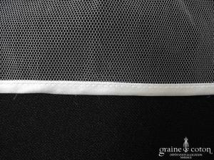 Voile long de 3 mètres en tulle ivoire bordé d'un biais de satin