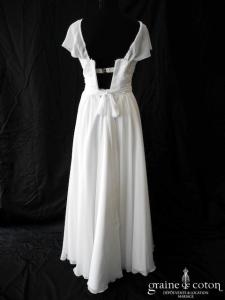 Création - Robe fluide en mousseline et dentelle blanche