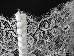 Bianco Evento - Boléro long à manches courtes en fine dentelle ivoire