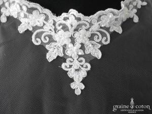 Bianco Evento - Étole / cape en tulle et dentelle ivoire clair