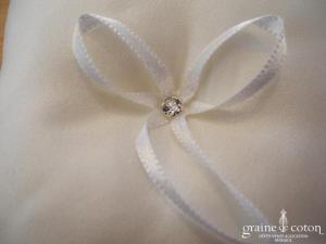 Bianco Evento - Mini coussin d'alliances en satin ivoire avec strass Swarovski au centre