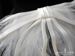 Mini voile en tulle ivoire bordé d'un biais de satin