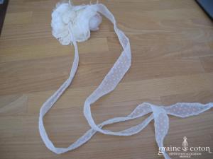 Headband fleur en mousseline plumetis à nouer, coudre ou piquer dans les cheveux