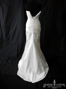 Maria Guardiola - Robe taille basse drapée en satin ivoire