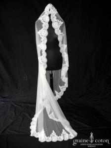 Pronovias - Voile Finisterre long de 2 mètres en tulle ivoire bordé de dentelle