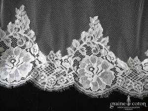 Pronovias - Voile Finisterre long de 2 mètres en tulle ivoire bordé de dentelle