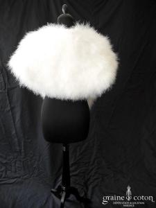 Elianna Moore - Étole en duvet de cygne ivoire