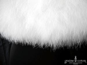 Elianna Moore - Étole en duvet de cygne ivoire