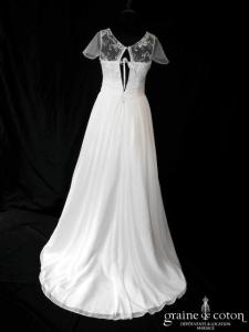 Création en mousseline et dentelle