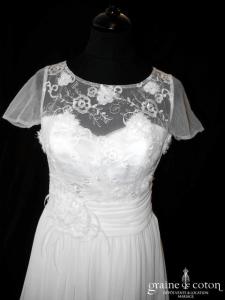 Création en mousseline et dentelle
