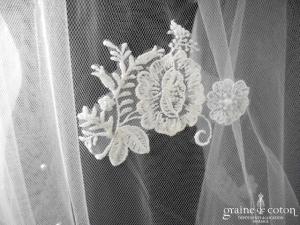 Atelier Diagonal - Voile Alison mi long en tulle ivoire avec guipure de dentelle