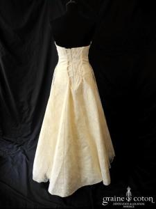 Création - Robe empire en dentelle ivoire