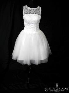 Kitty and Dulcie - Pearly Queen