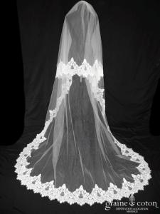 Oksana Mukha - Voile Poème en tulle ivoire long 3 mètres bordé d'une large dentelle