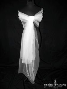 Étole en tulle blanc