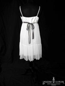 Scarlet Roos - Robe empire courte en satin et mousseline fluide