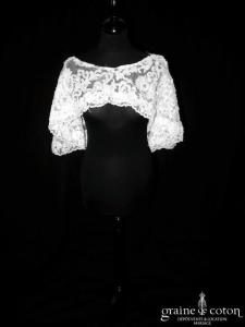 Création - Boléro / cape en dentelle et perles ivoire