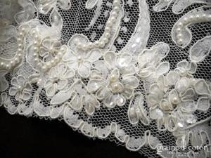 Création - Boléro / cape en dentelle et perles ivoire