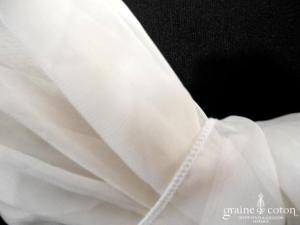 Création - Étole en mousseline de soie ivoire