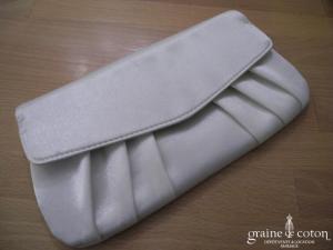 Claire's - Pochette en satin ivoire